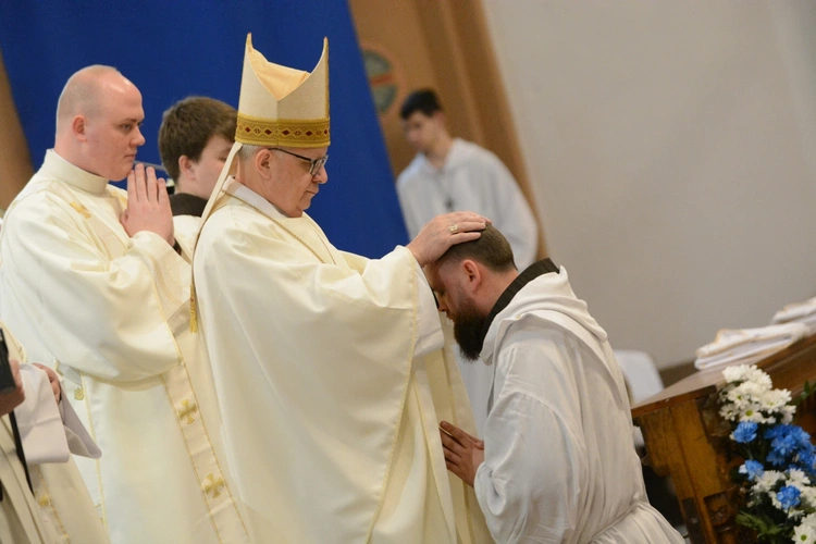 Święcenia kapłańskie u franciszkanów