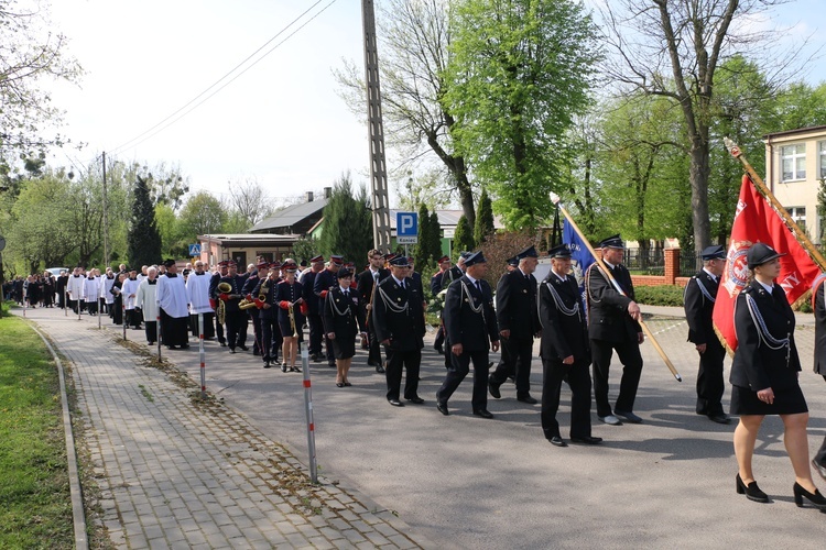 Wyszogród. Pogrzeb ks. kan. Zenona Glicnera (1939-2024)