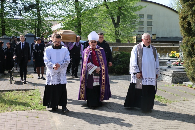 Wyszogród. Pogrzeb ks. kan. Zenona Glicnera (1939-2024)