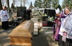 Wyszogród. Pogrzeb ks. kan. Zenona Glicnera (1939-2024)