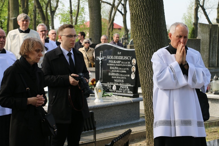 Wyszogród. Pogrzeb ks. kan. Zenona Glicnera (1939-2024)