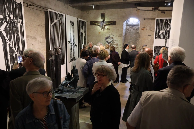 Prace prof. Wincentego Kućmy na wystawie w Sandomierzu