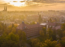 Rybnik. Będą nowe studia. Akademia Śląska otwiera kierunek "pielęgniarstwo"