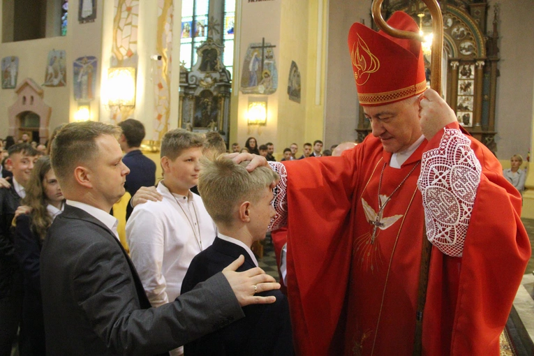 Bierzmowanie w Porąbce Uszewskiej 2024