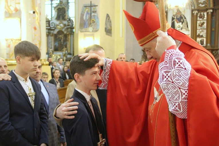 Bierzmowanie w Porąbce Uszewskiej 2024