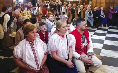 Z całej diecezji przyjechały osoby powierzające Panu Bogu swoich księży.