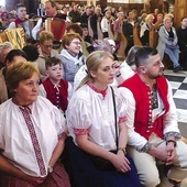 Z całej diecezji przyjechały osoby powierzające Panu Bogu swoich księży.