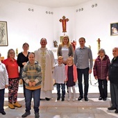 Co miesiąc w Eucharystiach bierze udział od kilkunastu do 30 wiernych.