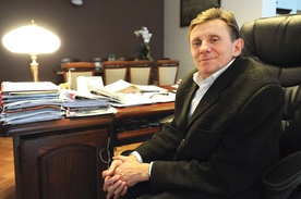 Po raz kolejny burmistrzem Mszczonowa został Józef Grzegorz Kurek, który należy do najdłużej rządzących samorządowców w Polsce.