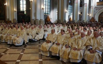 Kapłani z diecezji radomskiej mają duży udział w niesieniu pomocy misjonarzom.