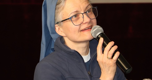 Siostra Anna Maria Pudełko została jedną z czterech radnych generalnych sióstr apostolinek. 
