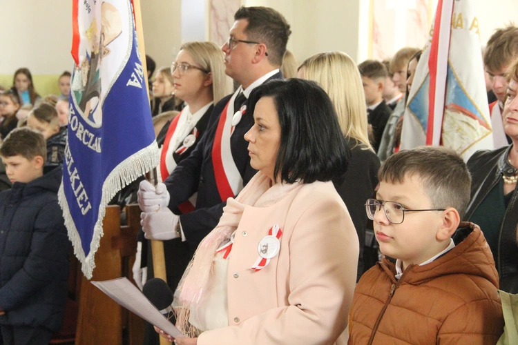 Dulcza Wielka. Nadanie szkole imienia