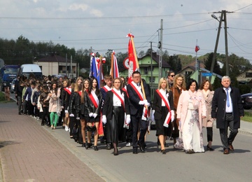 Dulcza Wielka. Nadanie szkole imienia