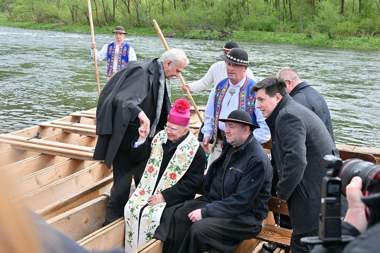 Początek sezonu flisackiego 