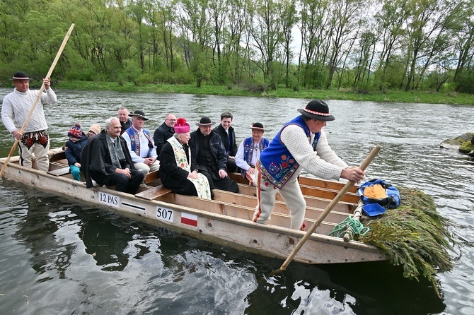 Początek sezonu flisackiego 