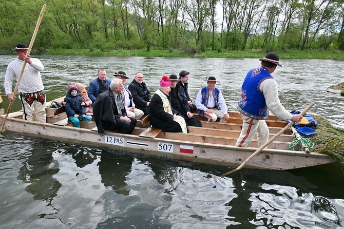 Początek sezonu flisackiego 