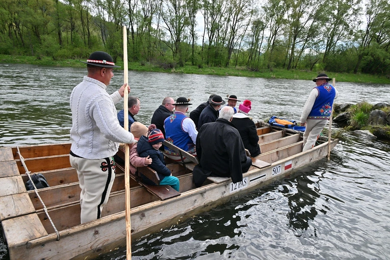 Początek sezonu flisackiego 
