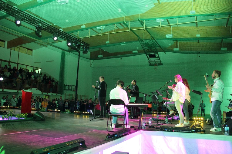 Rekolekcje na hali w Koszalinie