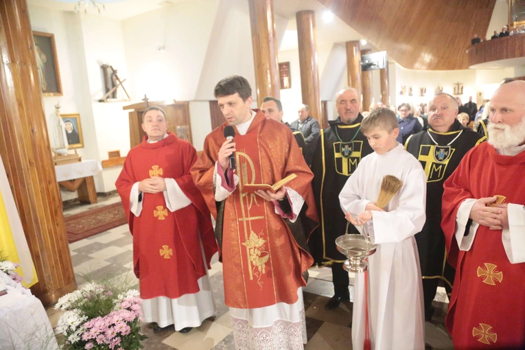 Rozpoczęcie peregrynacji obrazu bł. rodziny Ulmów w parafii Tęgoborze