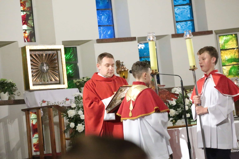 Rozpoczęcie peregrynacji obrazu bł. rodziny Ulmów w parafii Tęgoborze