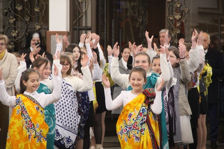 Męcina. Śluby wieczyste s. Magdaleny, misjonarki Afryki