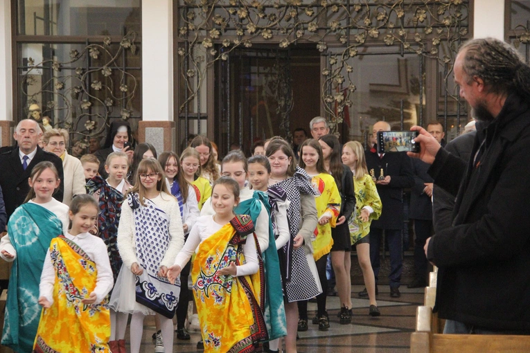 Męcina. Śluby wieczyste s. Magdaleny, misjonarki Afryki