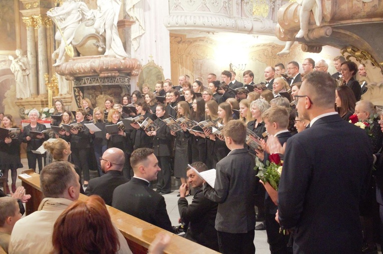 Koncert paschalny na zakończenie warsztatów muzyczno-liturgicznych w Głogówku