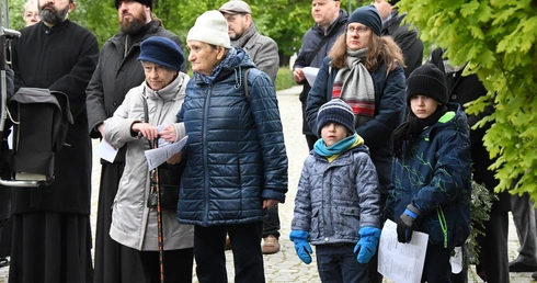 W imię bohaterskiej idei