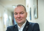 Dr hab. Kamil Zajączkowski  jest dyrektorem Centrum Europejskiego Uniwersytetu Warszawskiego. Jego zainteresowania badawcze koncentrują się wokół współczesnych stosunków międzynarodowych oraz polityki zagranicznej UE. Wykładał na ponad 20 uczelniach europejskich i azjatyckich.