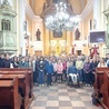 Uczestnicy finału w kościele parafialnym w Sernikach.