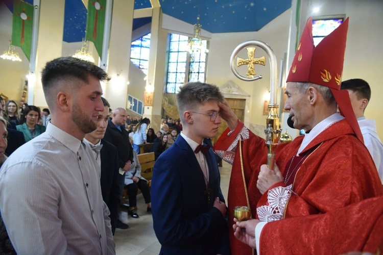 Bierzmowanie w parafii św. Heleny w Nowym Sączu 2024