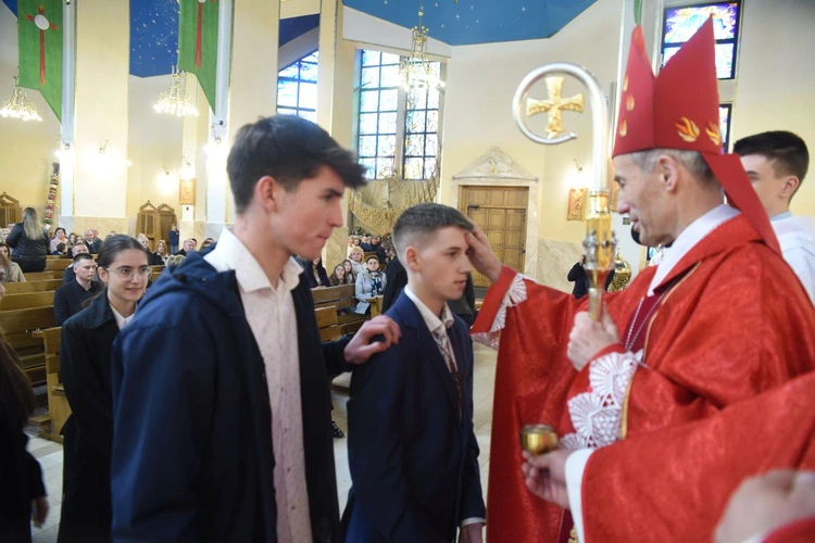 Bierzmowanie w parafii św. Heleny w Nowym Sączu 2024