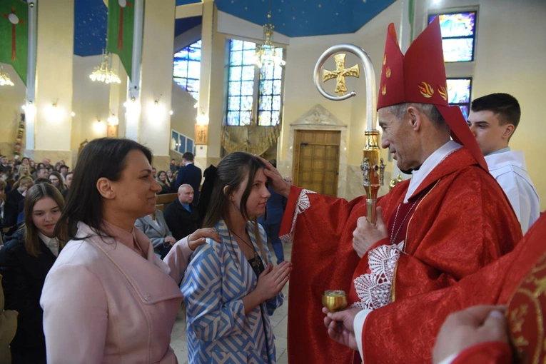 Bierzmowanie w parafii św. Heleny w Nowym Sączu 2024