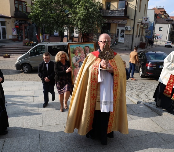 Peregrynacja bł. rodziny Ulmów w Ostrowcu Świętokrzyskim