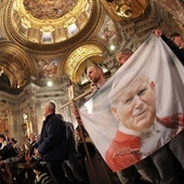 Kanonizacja Jana Pawła II i Jana XXIII okiem fotoreporterów "Gościa Niedzielnego"