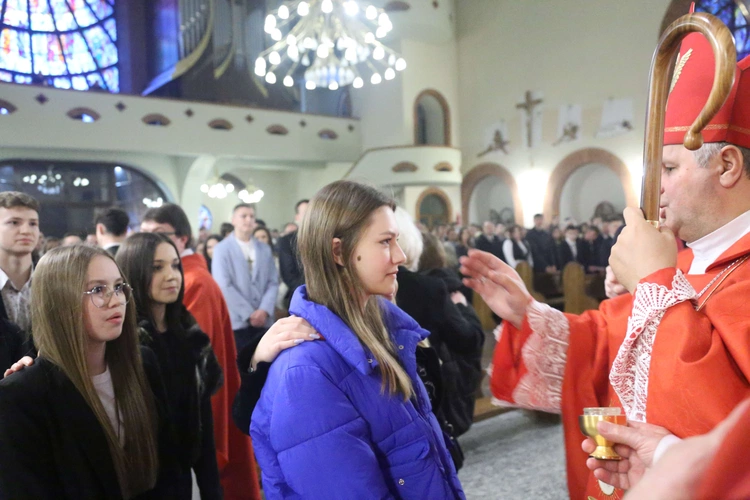 Bierzmowanie w Nowym Sączu u Niepokalanej 2024
