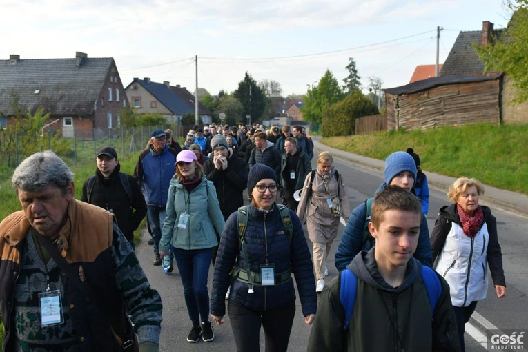 Pielgrzymka powołaniowa do Rokitna