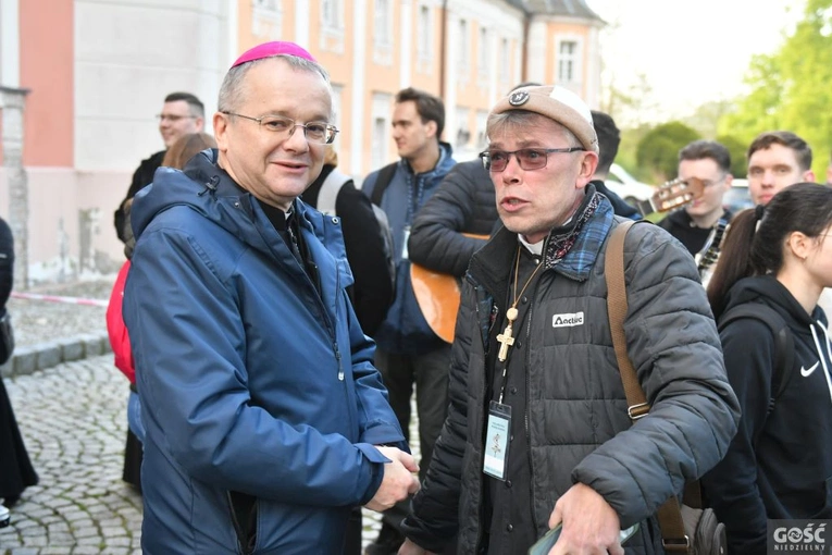 Pielgrzymka powołaniowa do Rokitna