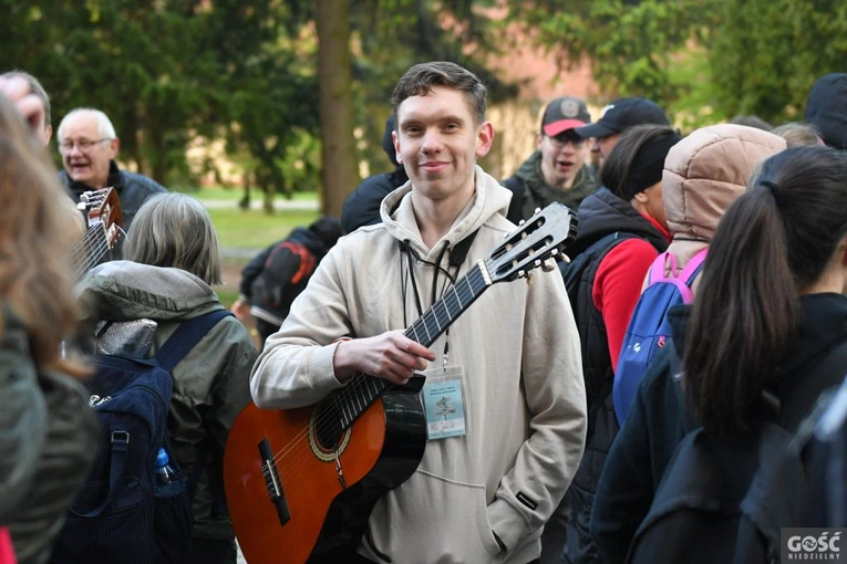 Pielgrzymka powołaniowa do Rokitna