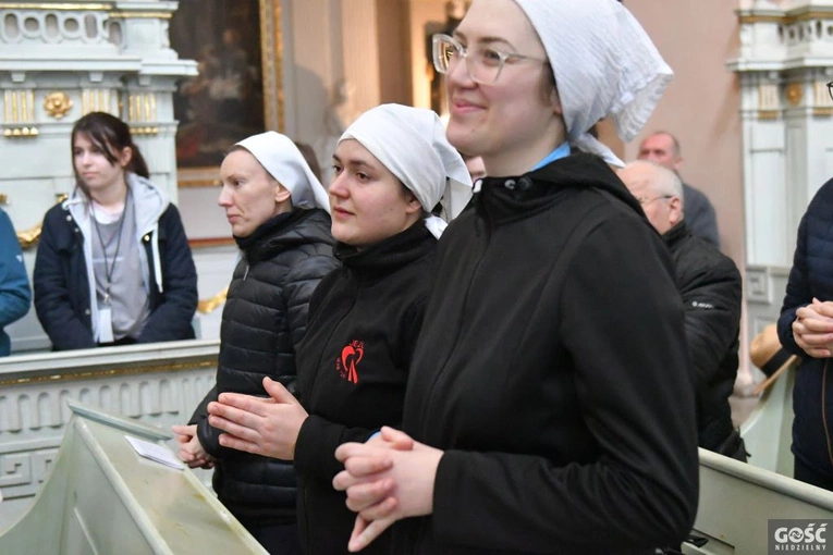 Pielgrzymka powołaniowa do Rokitna