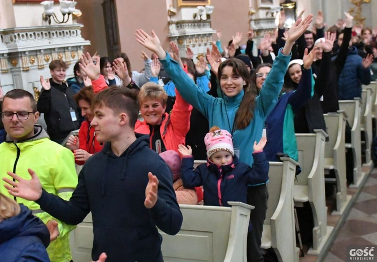 Pielgrzymka powołaniowa do Rokitna