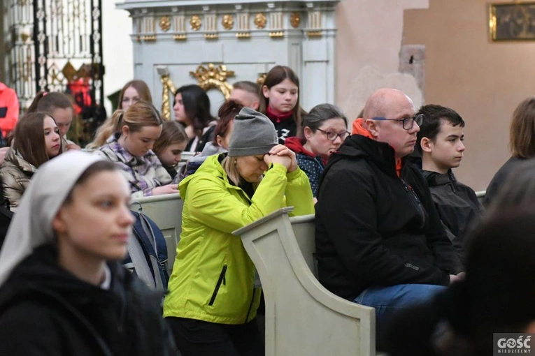 Pielgrzymka powołaniowa do Rokitna