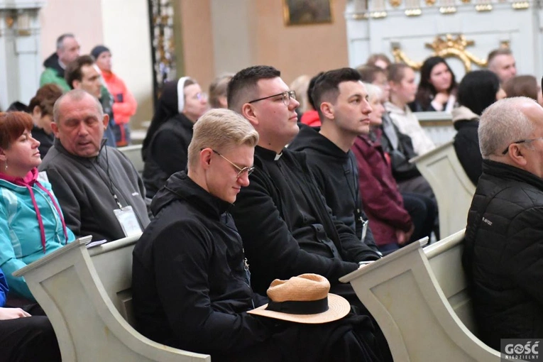 Pielgrzymka powołaniowa do Rokitna