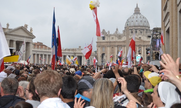 Święci papieże stawiali czoła wyzwaniom bez rezygnacji i pesymizmu