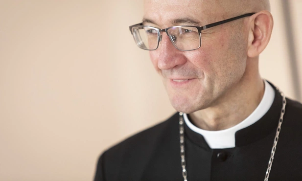 Abp Adrian Galbas SAC.