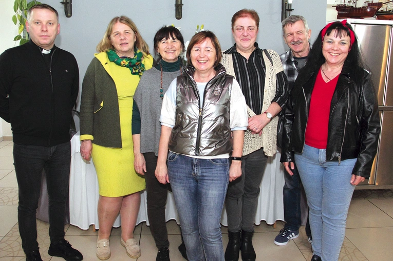 Uczestnicy spotkania z nowym koordynatorem, ks. Krzysztofem Sendeckim.