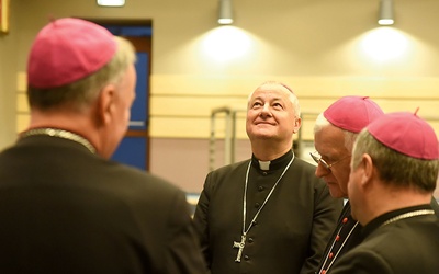 Bp Ważny (w środku) jest trzecim ordynariuszem w historii diecezji sosnowieckiej.