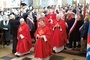 Przy ołtarzu stanęli księża z wielu stron Polski.