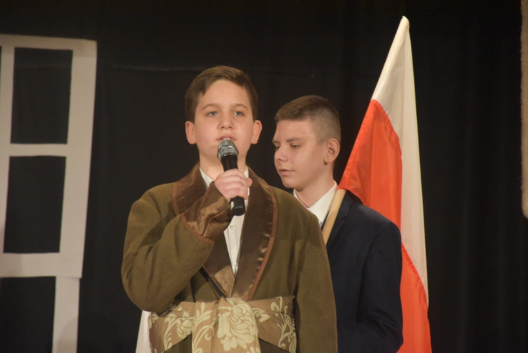 Patriotyczne przedstawienie w Pijarskiej