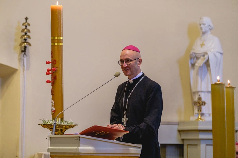 - Eucharystia jest ucztą miłości. Zaczerpnąwszy z przykładu miłości samego Chrystusa jesteśmy wezwani, by go powielać w naszym codziennym życiu - mówił do uczestników kongresu abp Adrian Galbas.